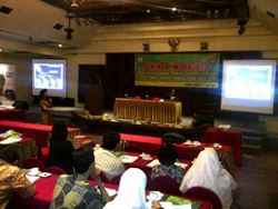 dr. Lilik Djuari  menyampaikan Standart Klinik Pratama